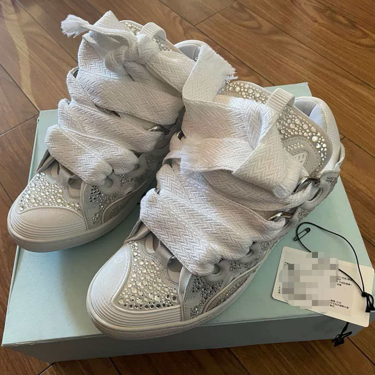 Lanvin Curb