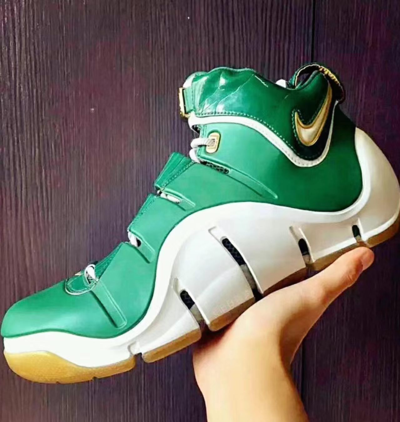 Nike Zoom LeBron 4 