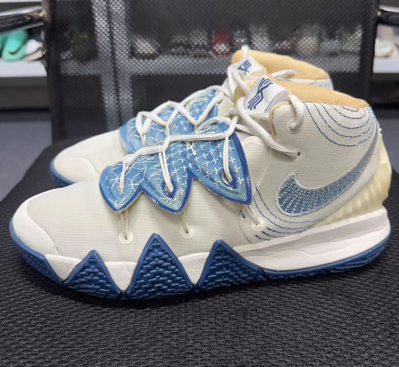 Nike Kyrie S2 