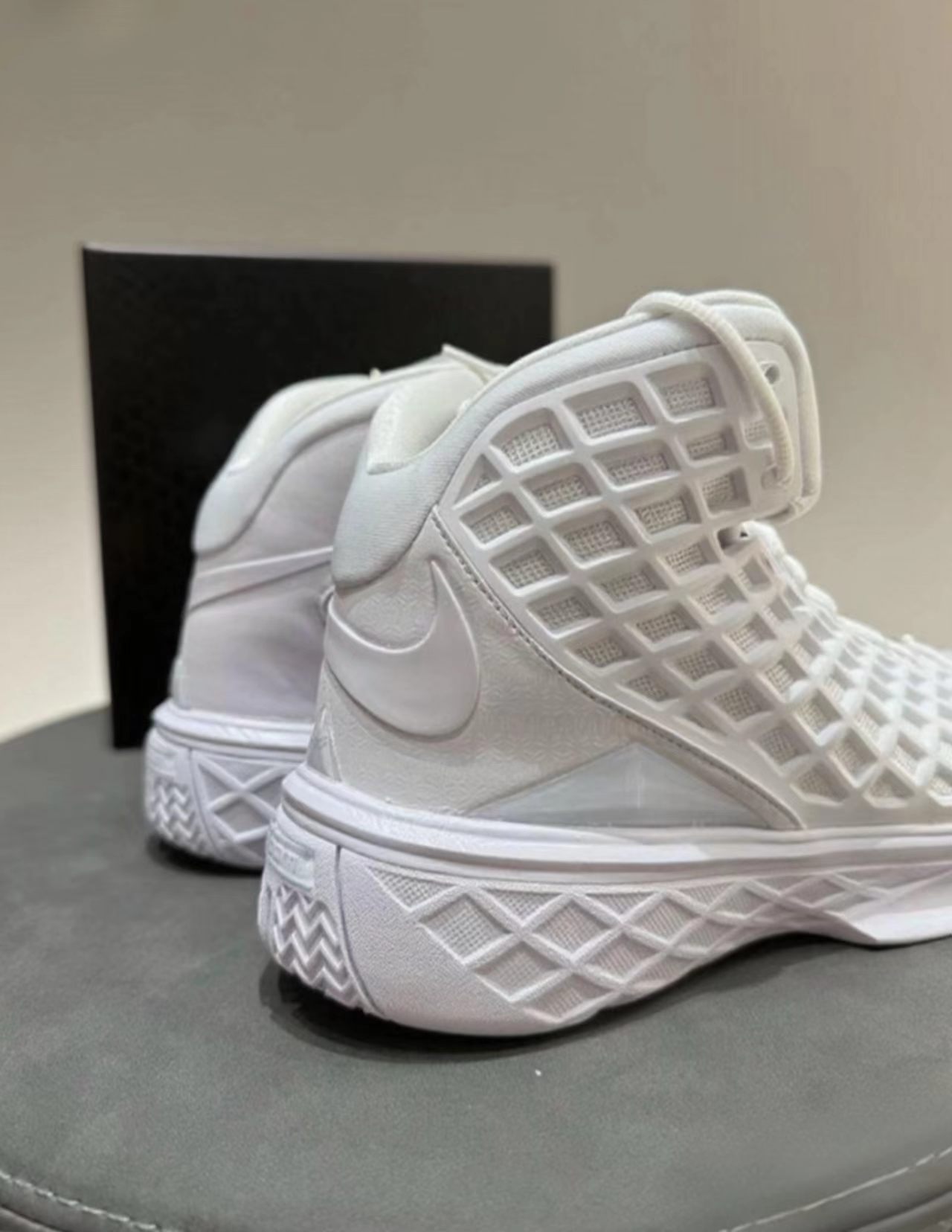 Nike Zoom Kobe 3 Protro EP "Halo"