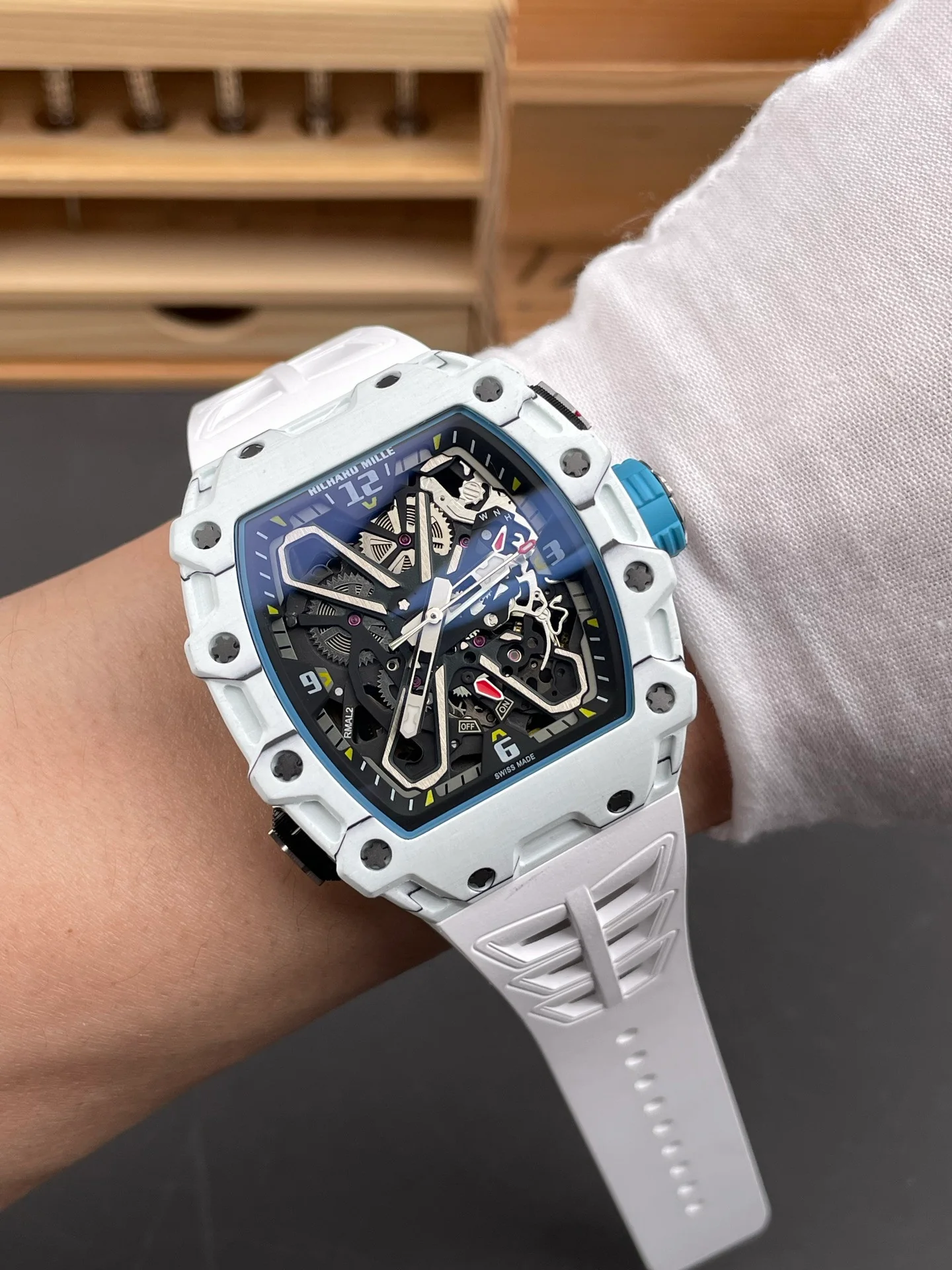 RM35-03 Carbon Fiber White