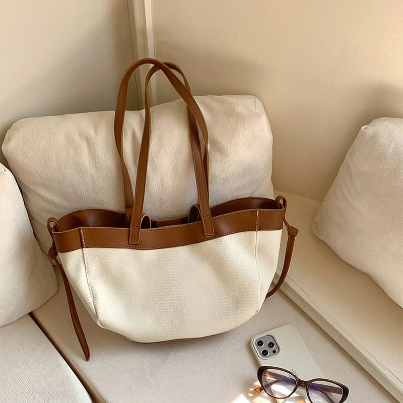Daisy Canvas Tote