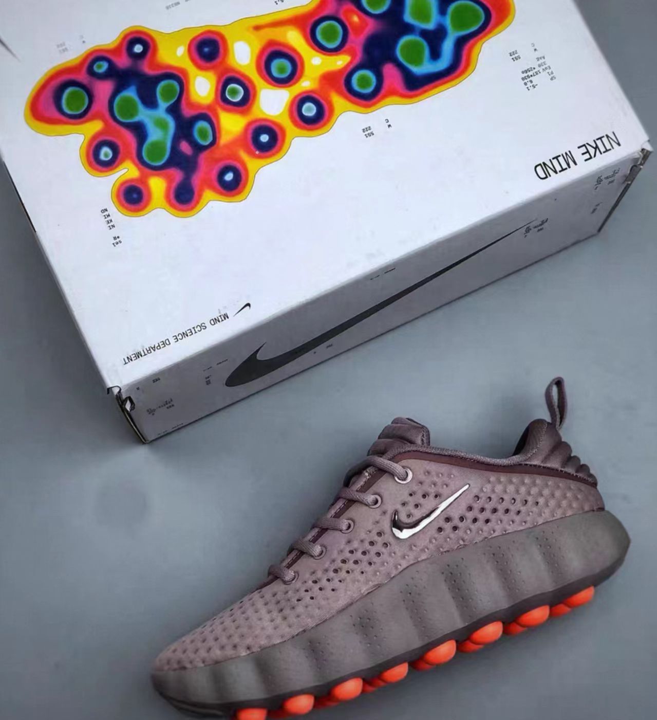 Nike Mind 002 