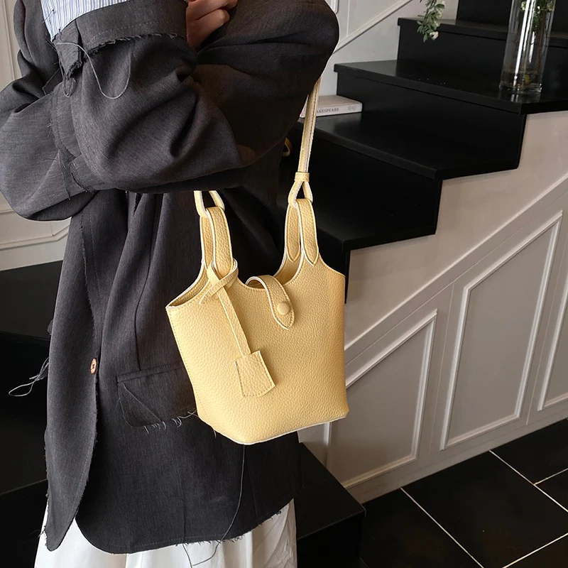 Lyra Bucket Tote