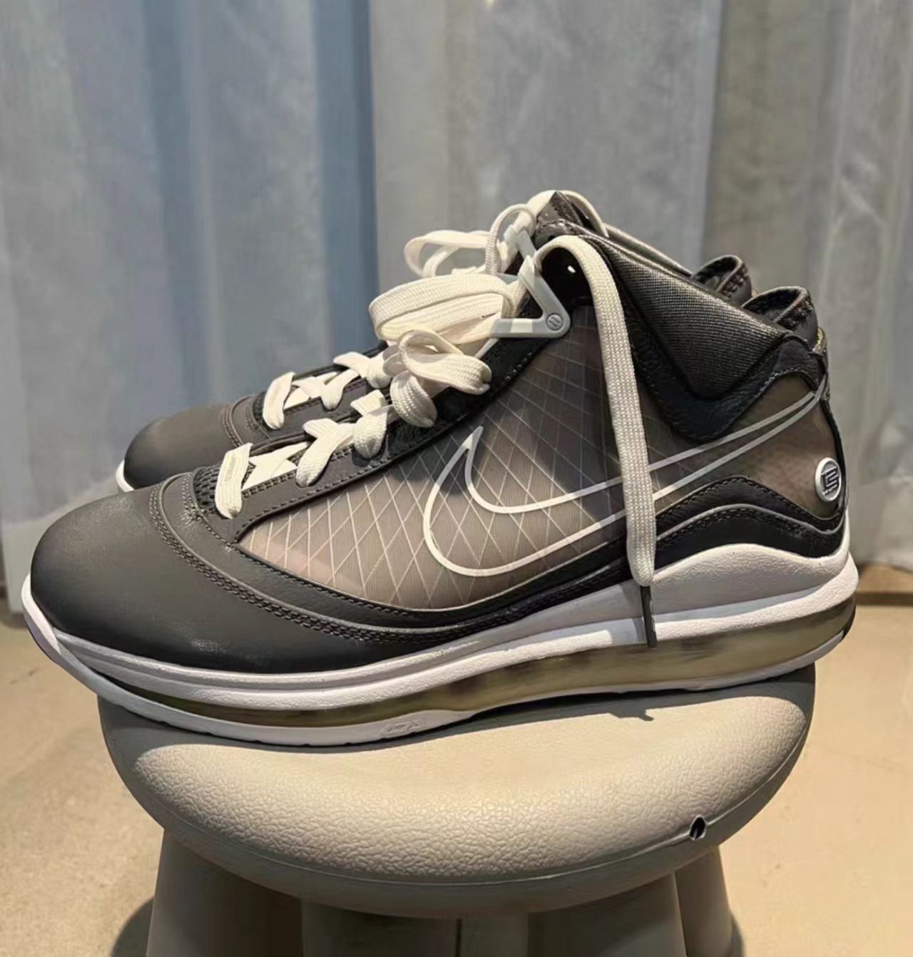Nike Air Max LeBron 7 Cool Grey