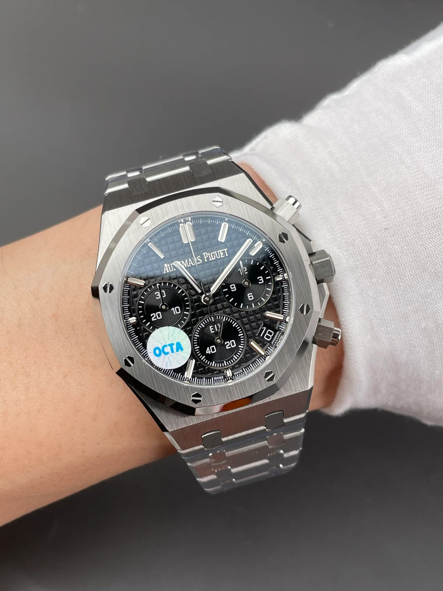 Royal Oak 26240 Black Dial