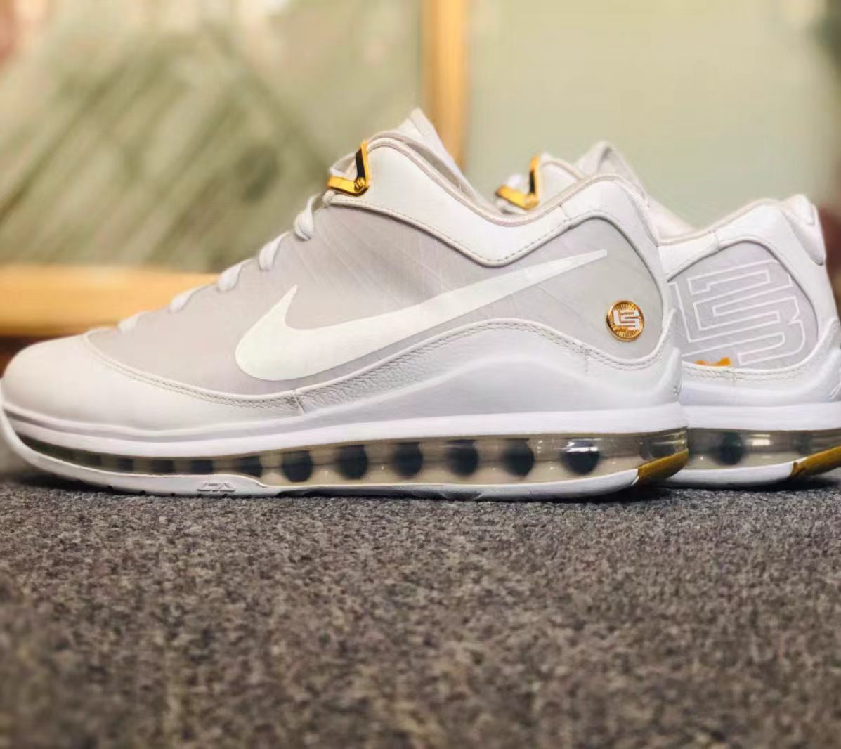 Nike Air Max LeBron 7 Low White Gold