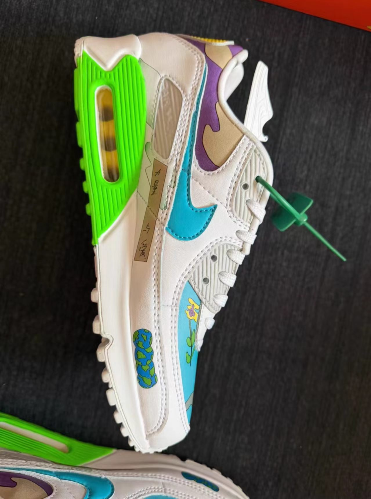 Nike Air Max 90 "Earth Day / Save Our Planet"90 "Earth Day / Save Our Planet"