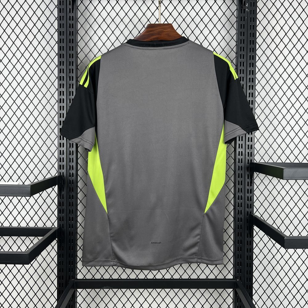 Real Madrid Football Jersey Goalkeeper Custom Shirt 2025/26