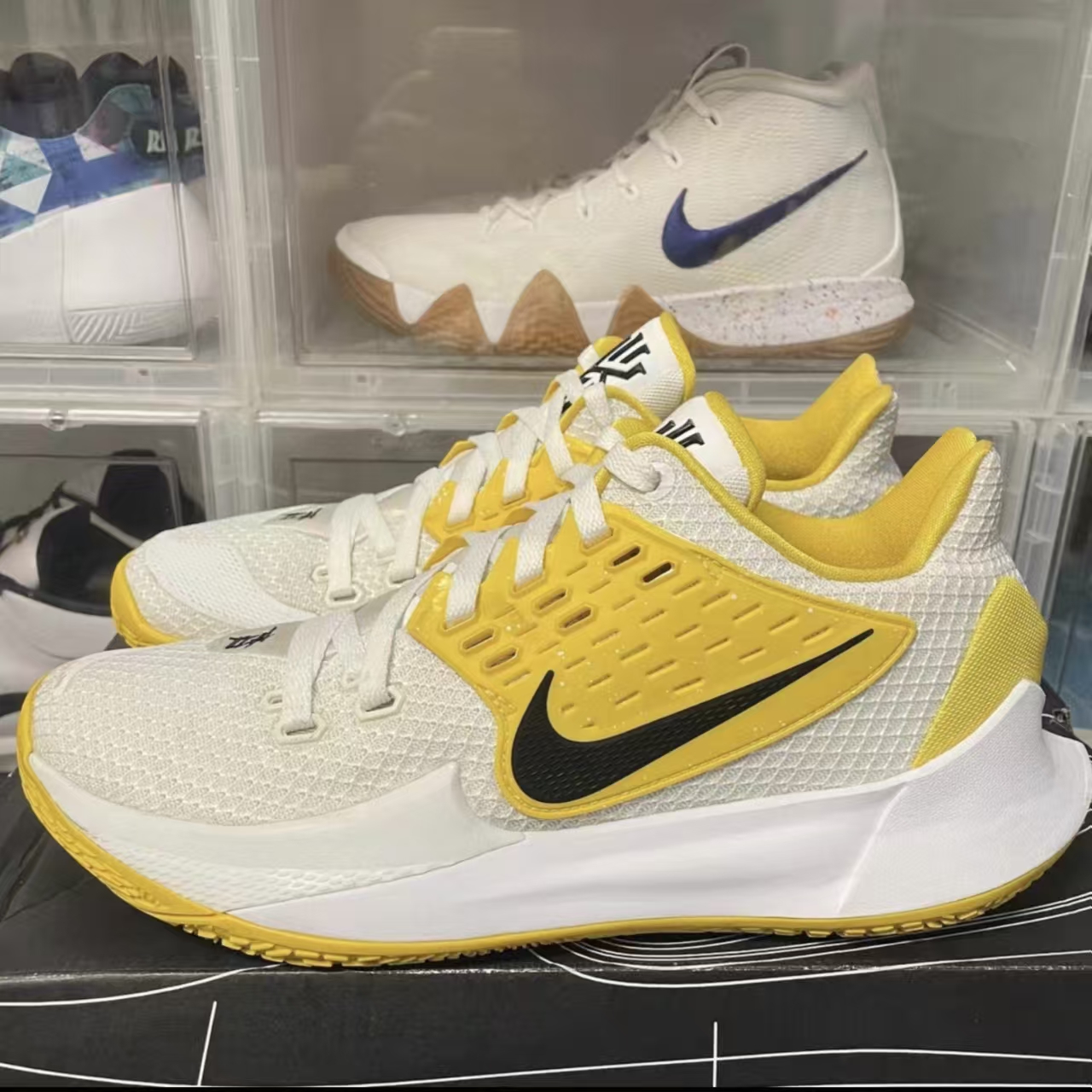 Nike Kyrie Low 2 TB 'University Gold'