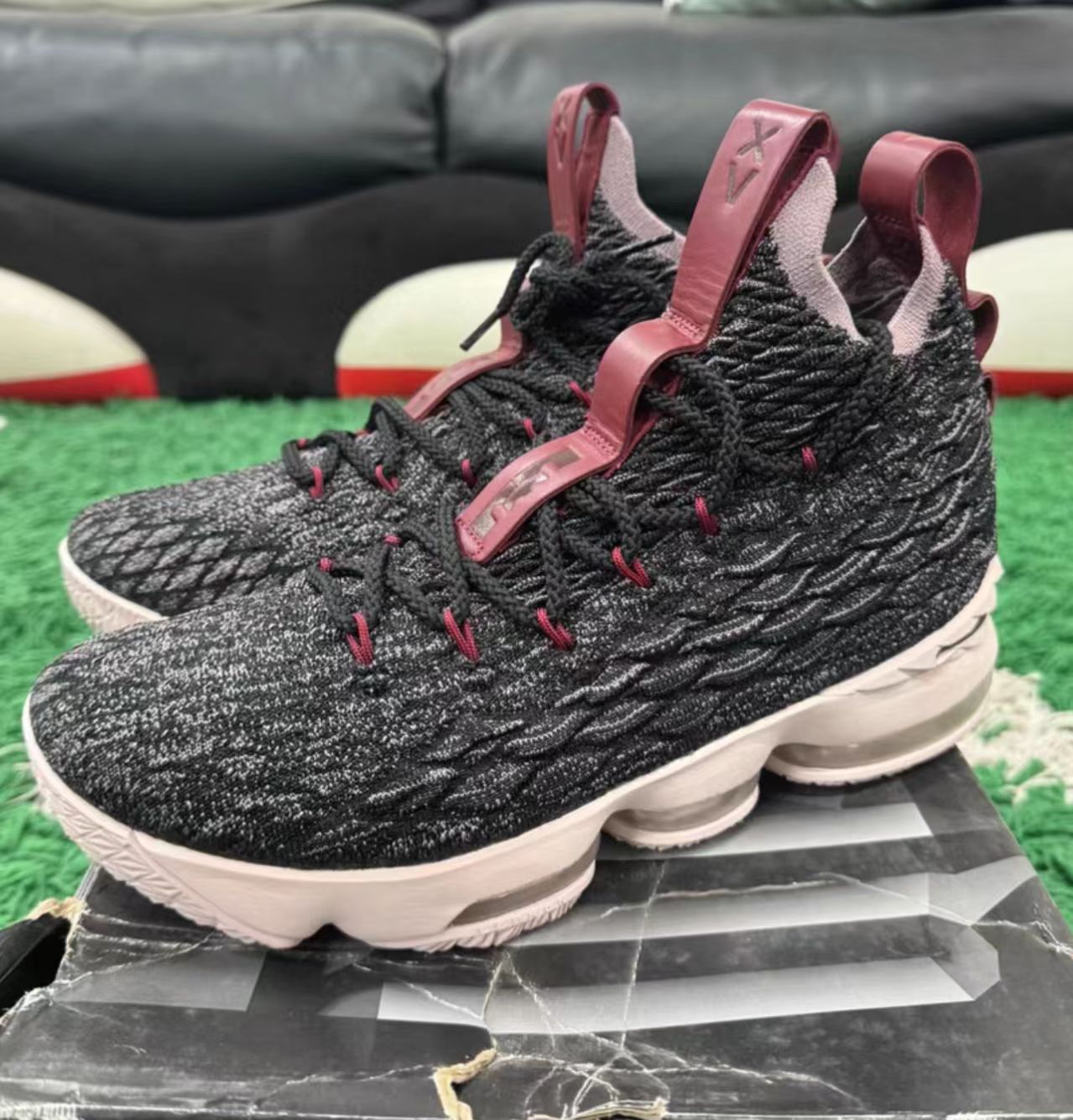 Nike LeBron 15 