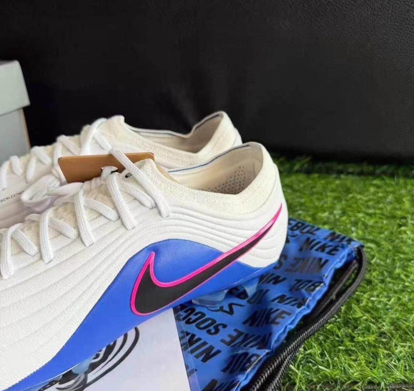 Nike Tiempo Legend 10 Elite FG "White / Hyper Royal / Pink Blast"