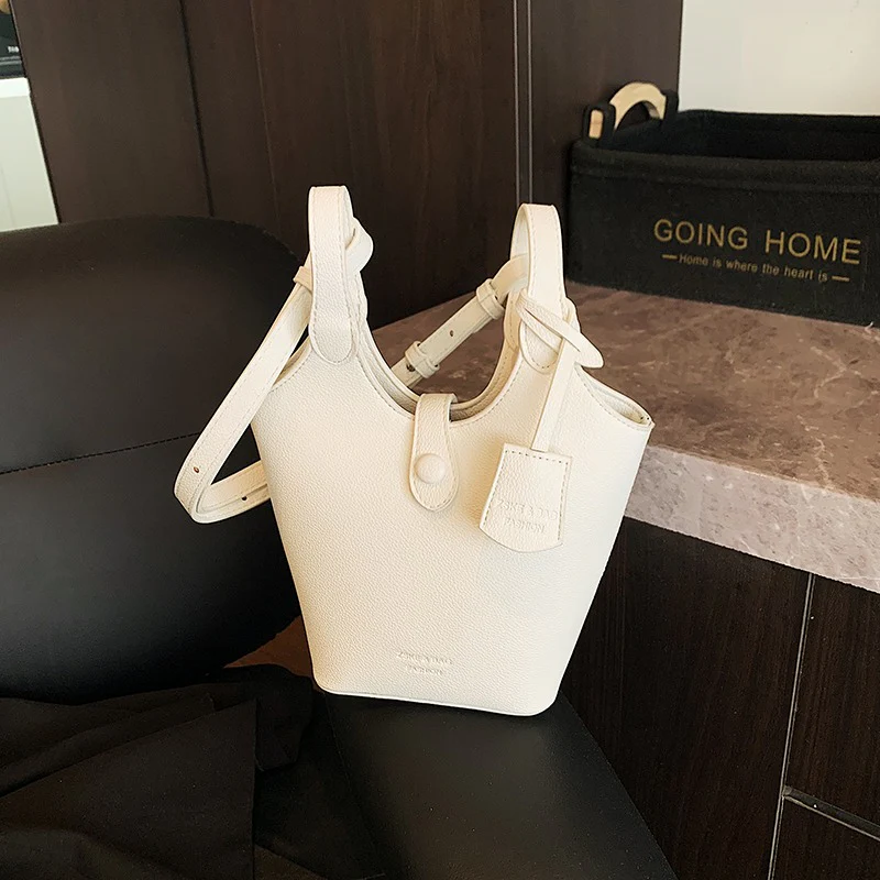 Lyra Bucket Tote