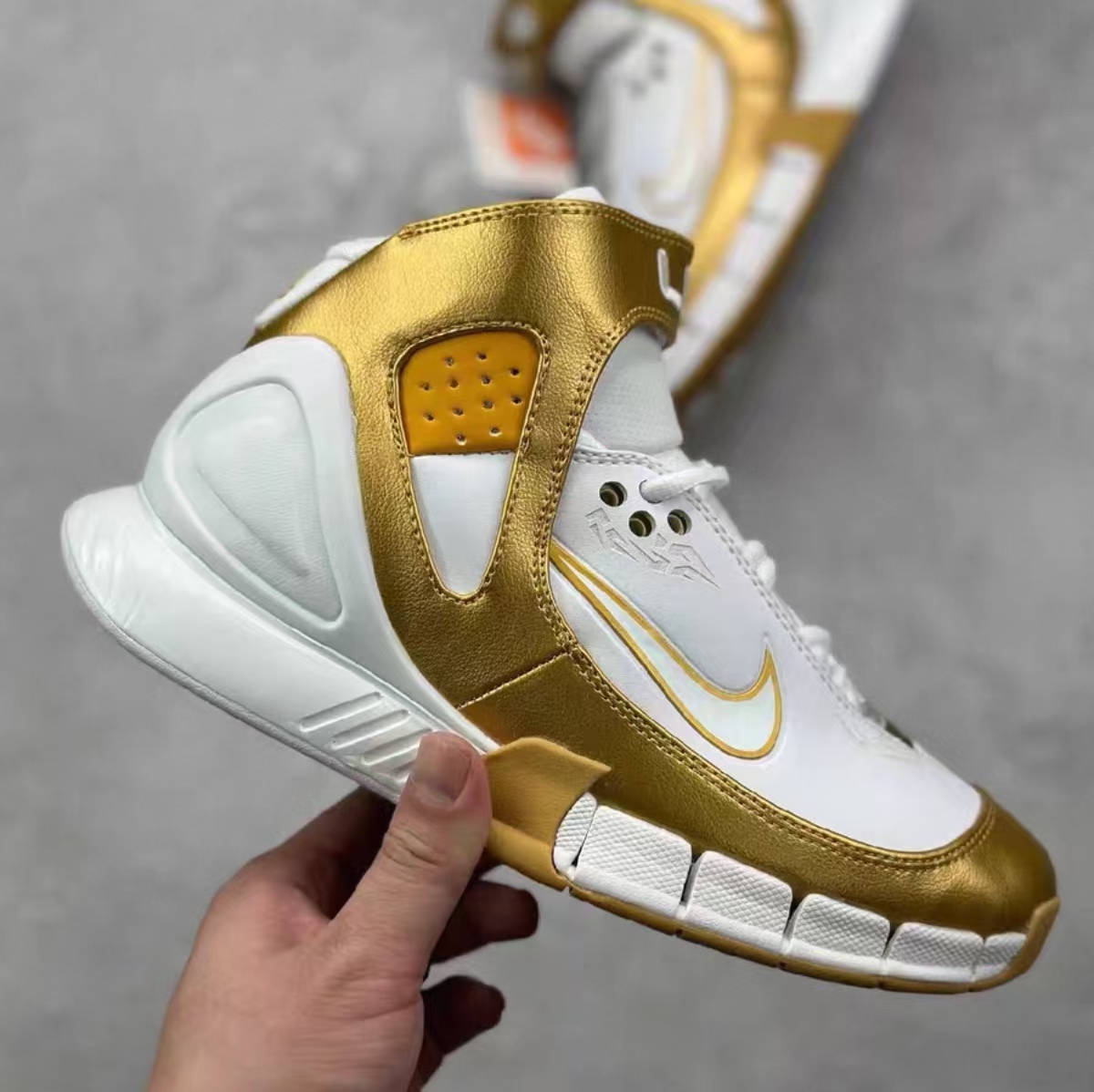 Nike Air Zoom Huarache 2K5 “White/Metallic Gold”