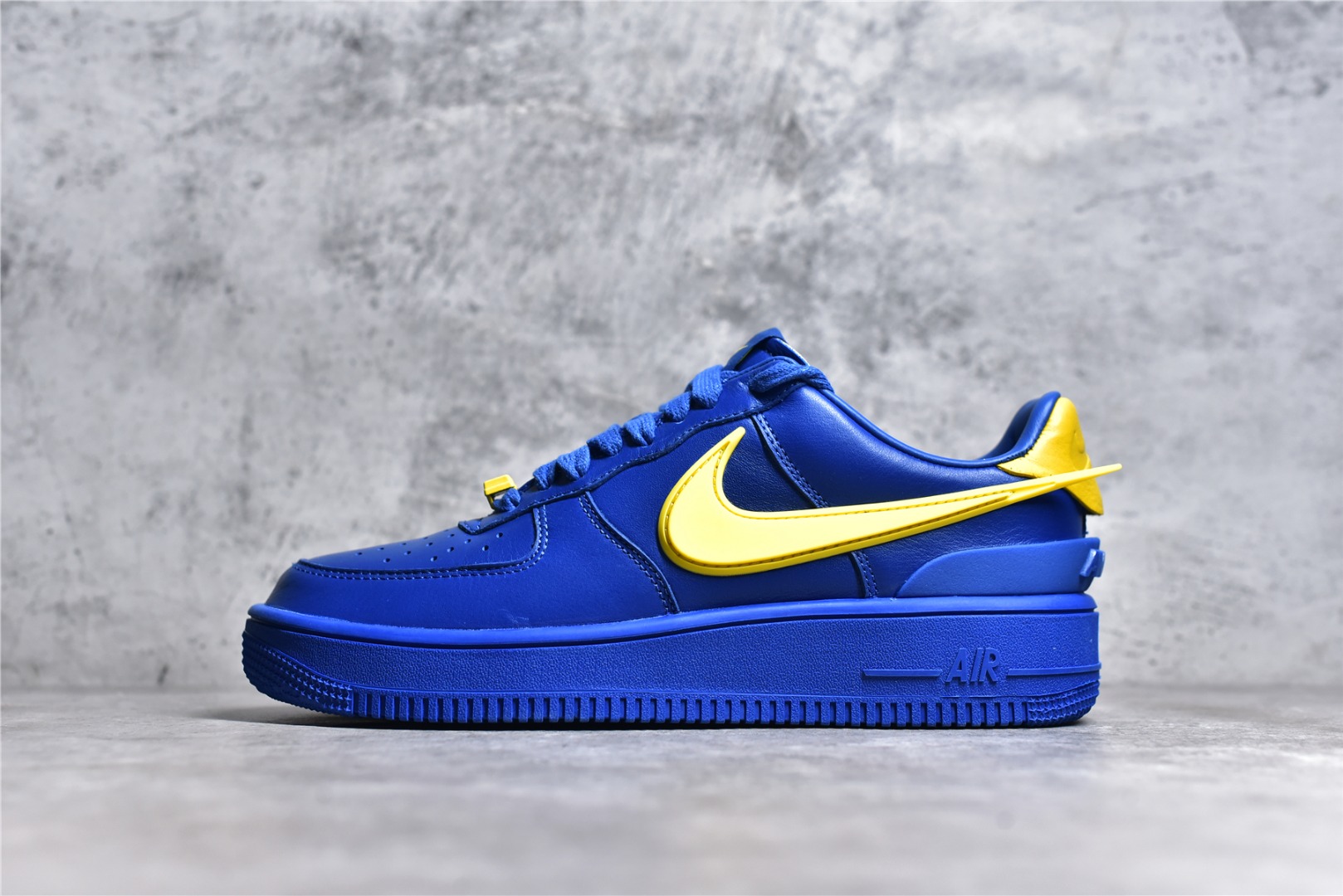 KO NIKE AIR FORCE 1 LOW SP AMBUSH GAME ROYAL DV3464-400