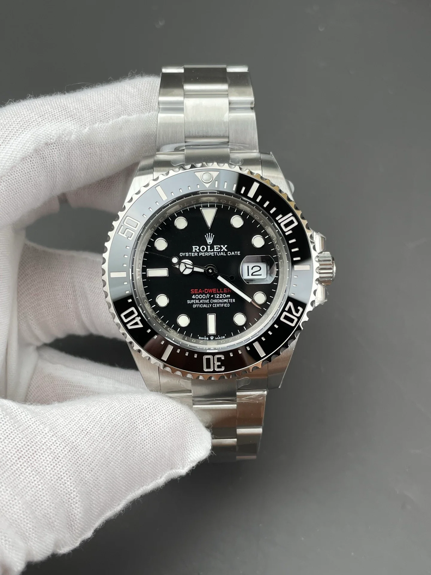 Rolex Sea-Dweller Single Red M126600-0001