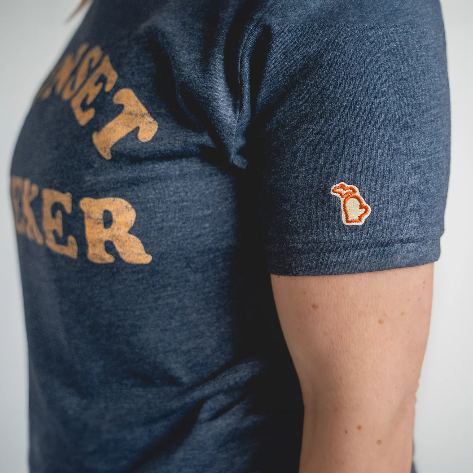 SUNSET SEEKER (UNISEX)