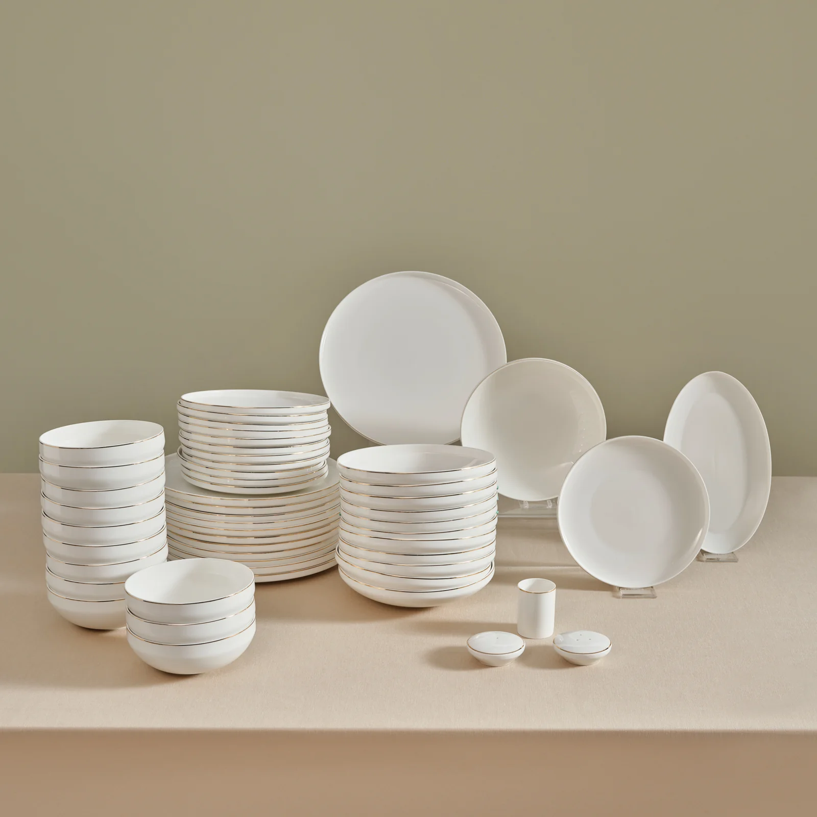 Karaca Red Carpet Collection Stream Bone Merope Service de Table 53 pièces pour 12 personnes Or