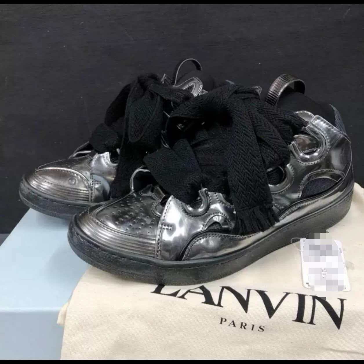 Lanvin Curb