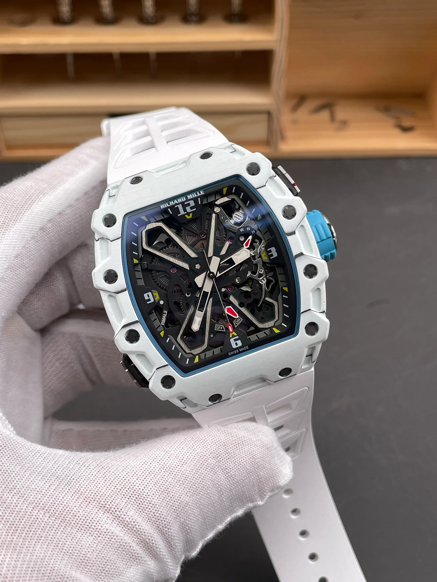 RM35-03 Carbon Fiber White