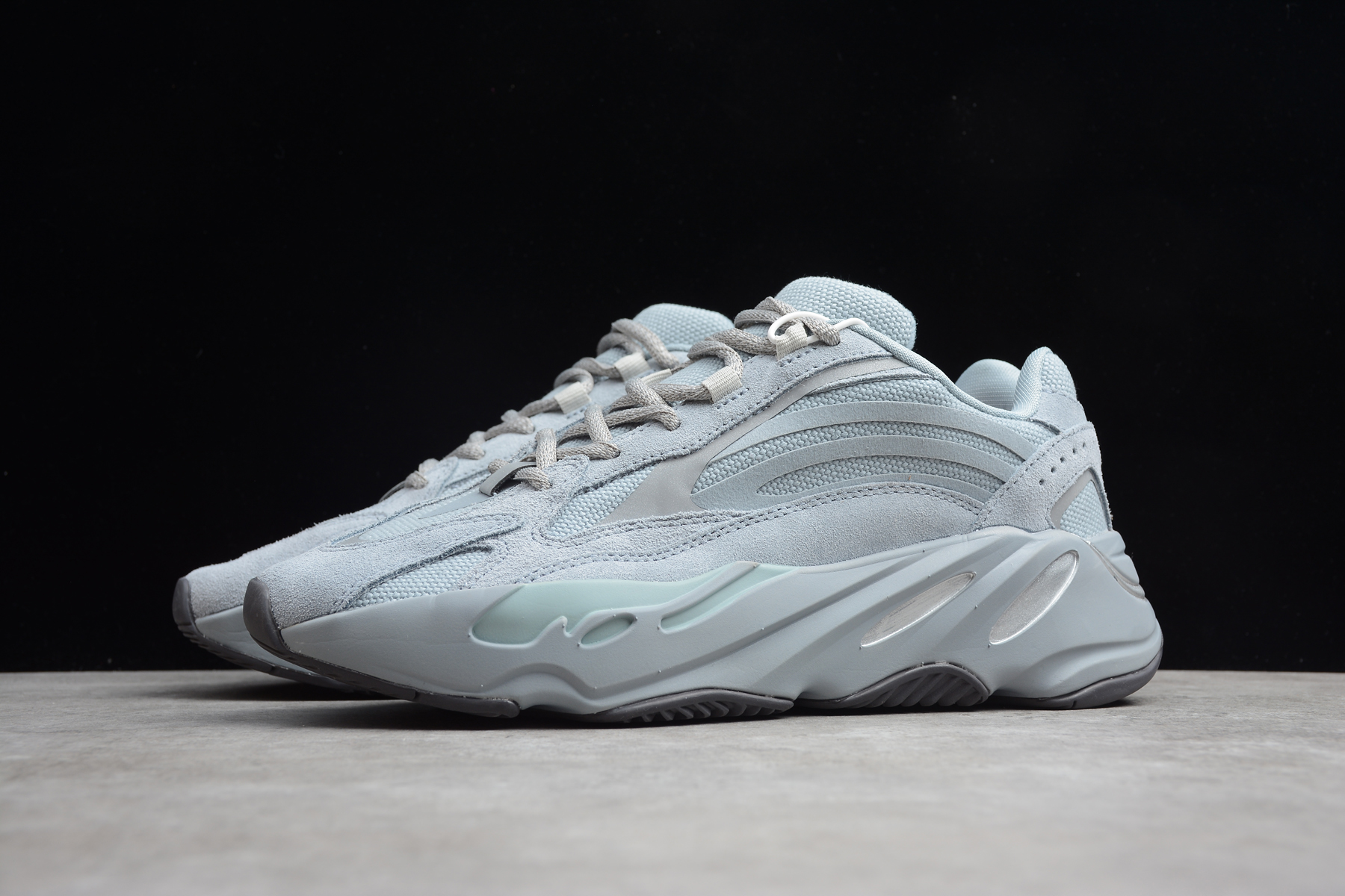 Yeezy Boost 700 V2 