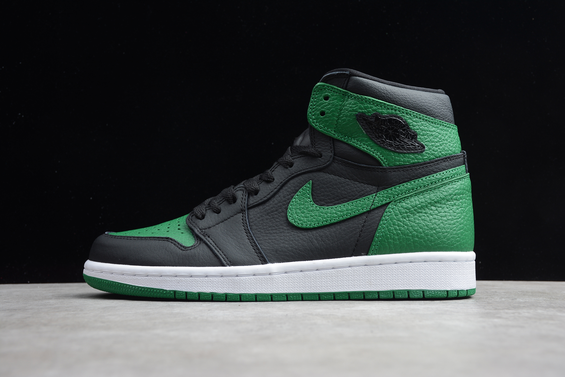 Air Jordan 1 Retro High OG Pine Green White Black Gym Red 555088-030