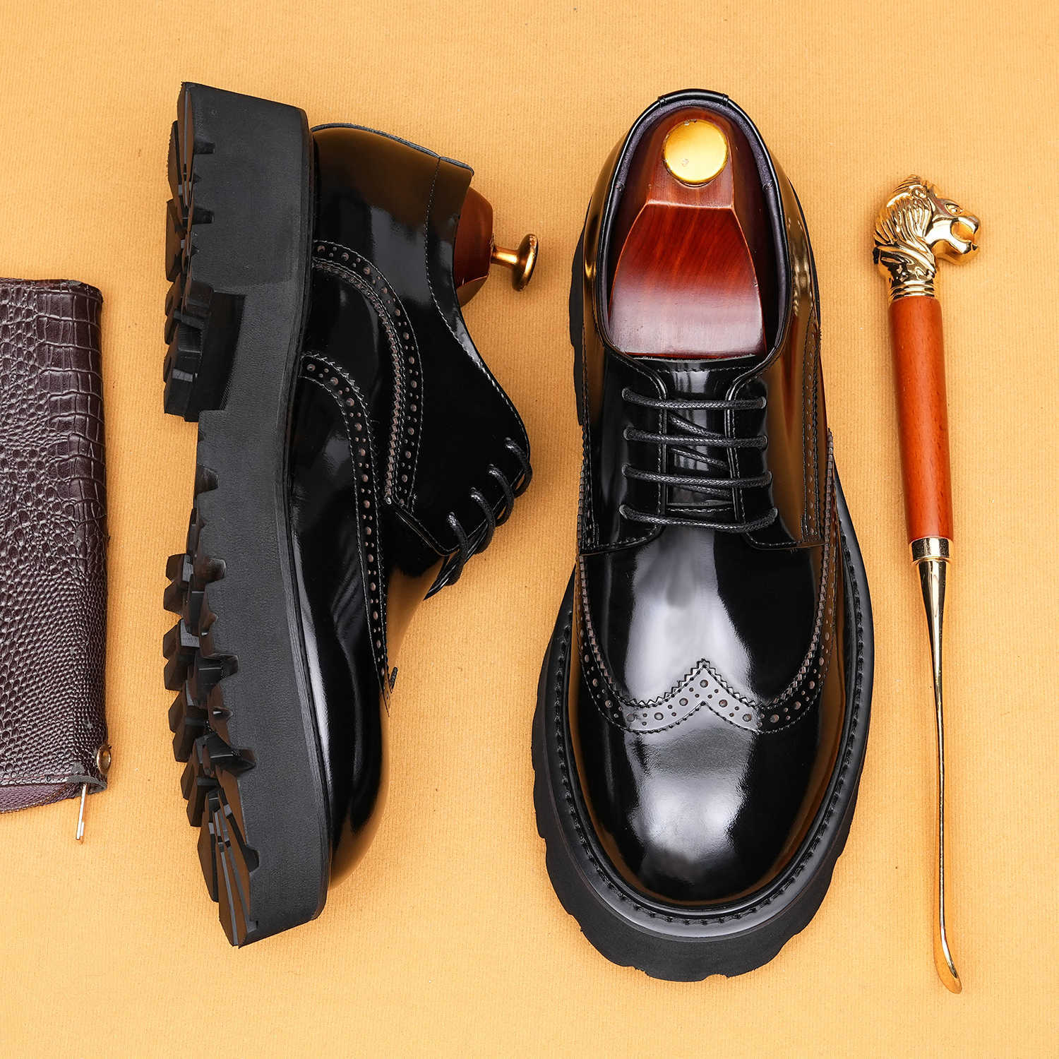 2026 New Men’s Patent Leather Brogue Derby Shoes 23733
