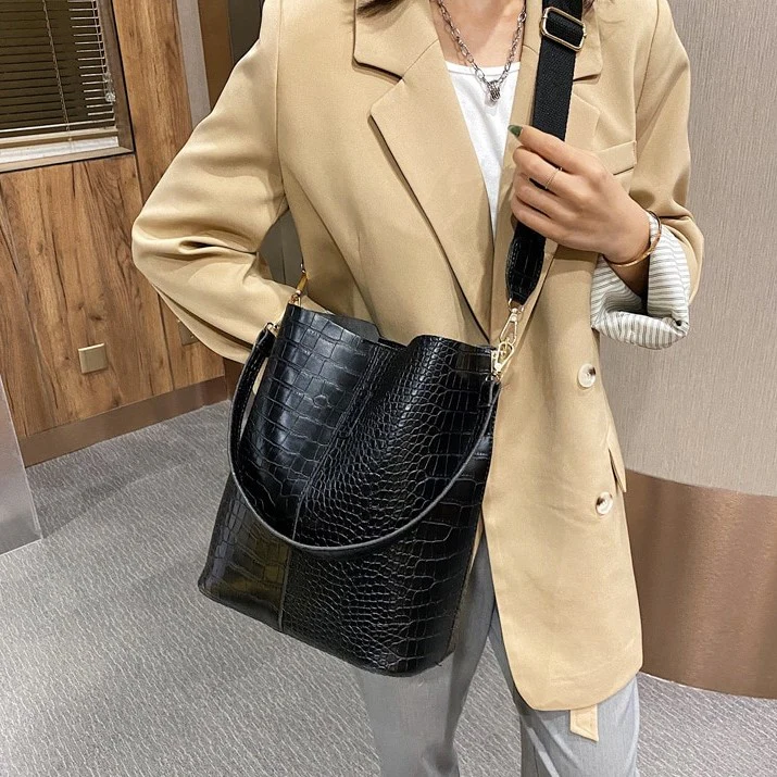 Bea Croc Embossed Bag