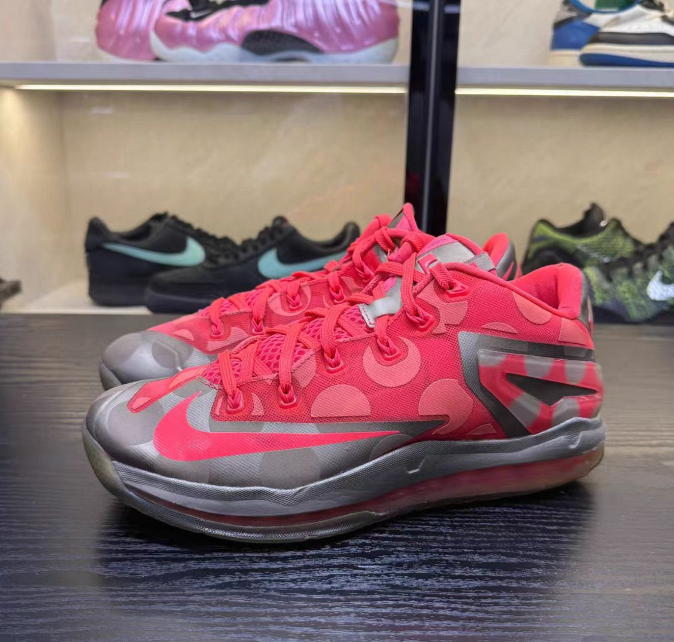 Nike LeBron XI Low 