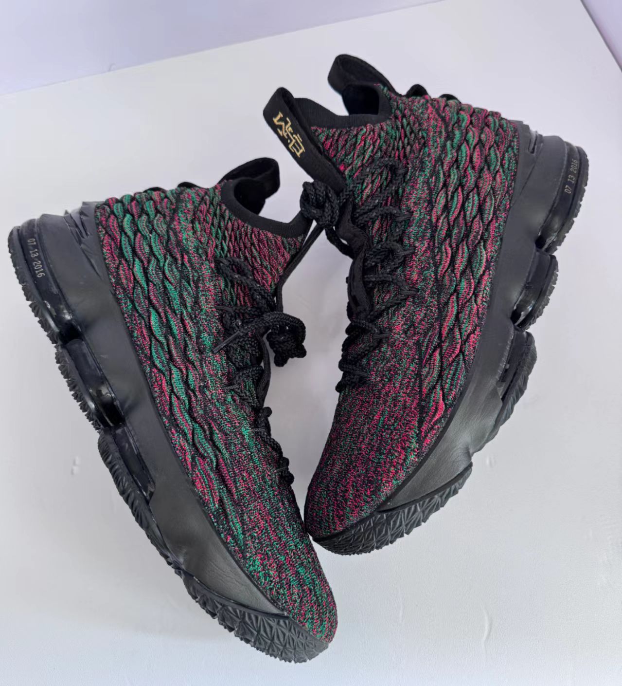 Nike LeBron 15 