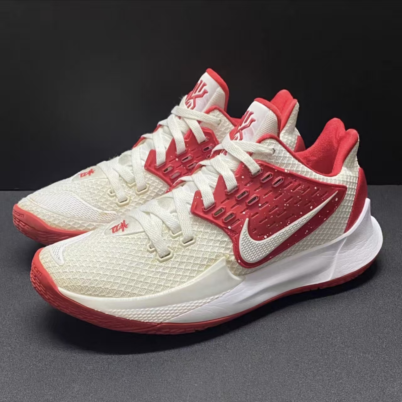 Nike Kyrie Low 2 TB 'University Red'