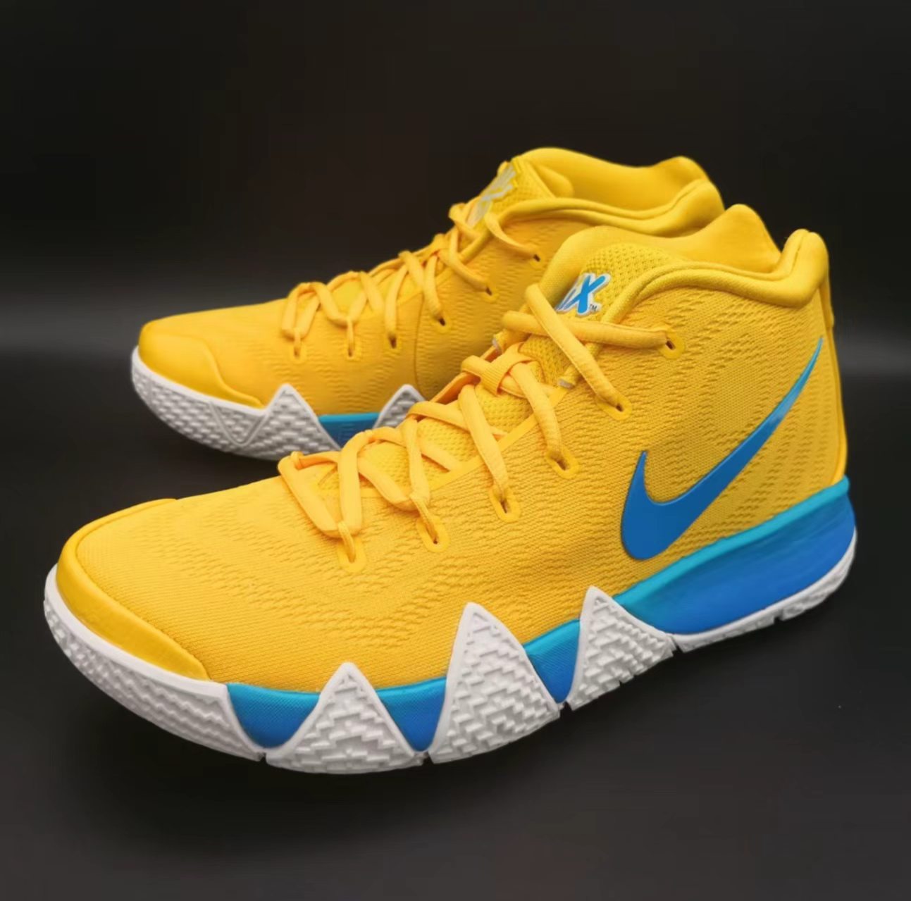 Nike Kyrie 4 "Marquette"