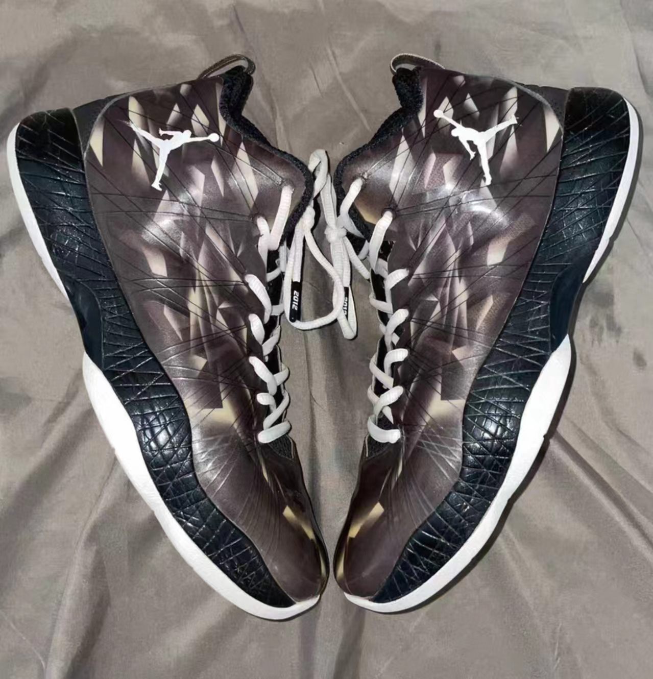 Air Jordan 2012 Lite "Black/White"