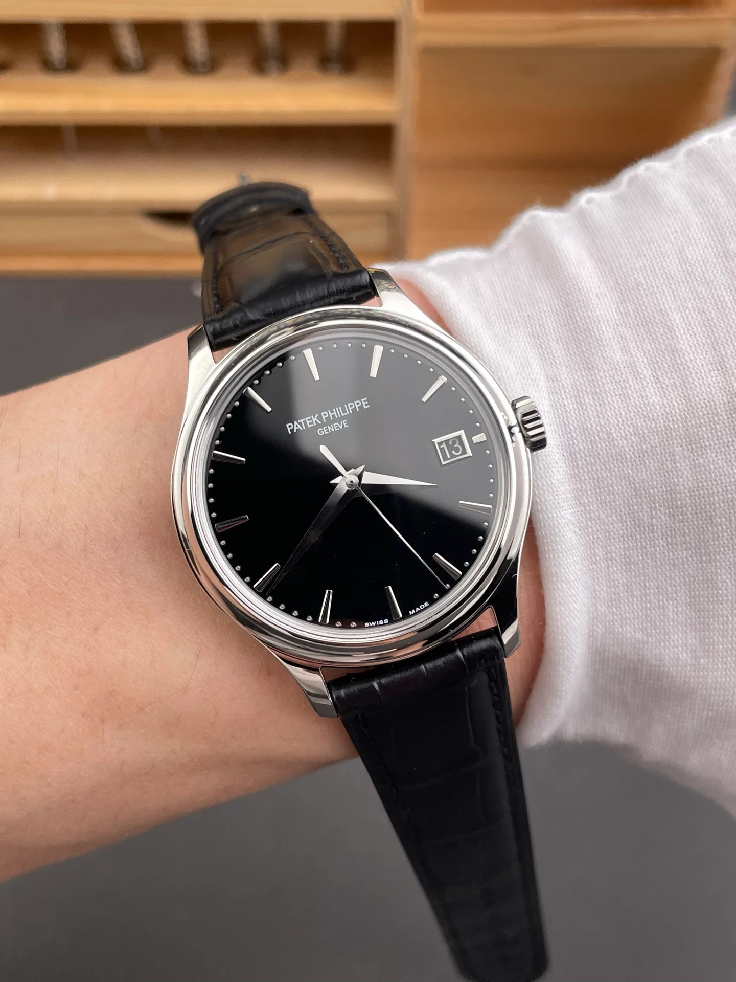 Patek Calatrava 5227G Officer Case White Gold Version