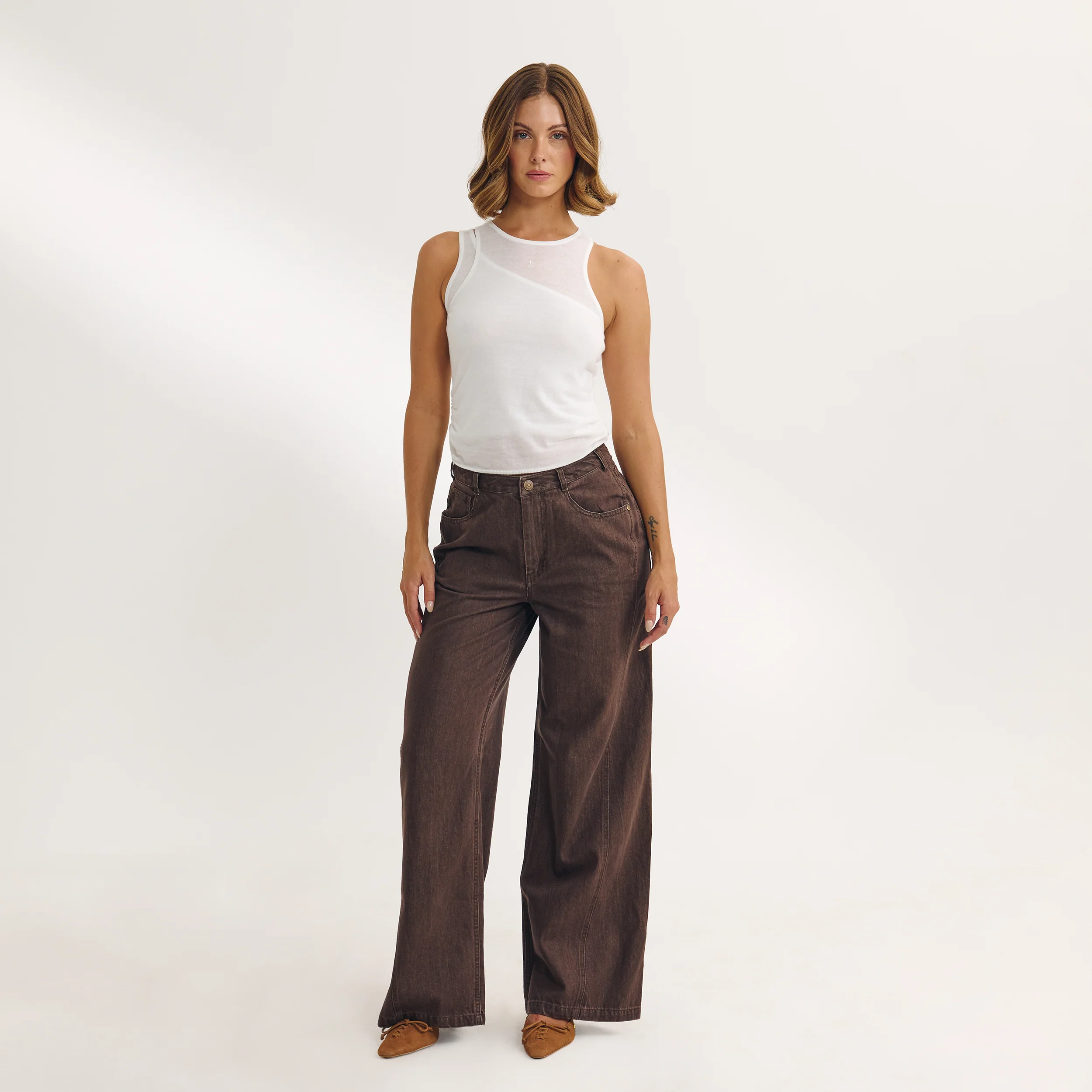 Dipped-Waist Wide-Leg Jeans - Espresso