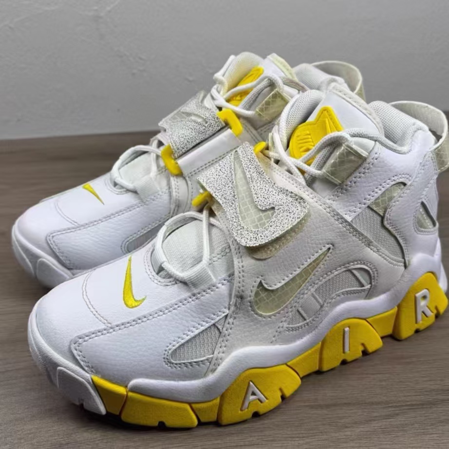 Nike Air Barrage Mid