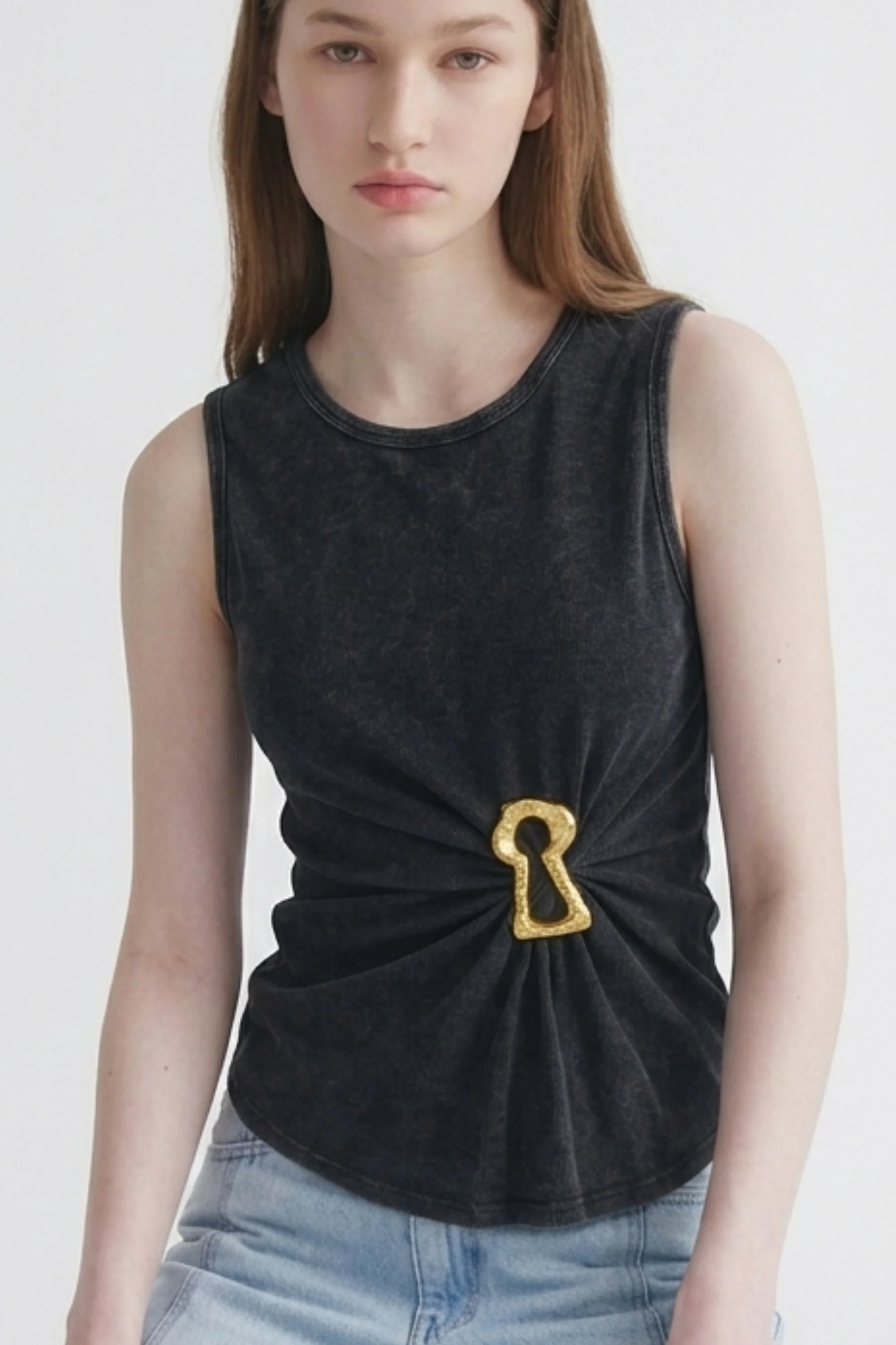 Obsidian Keyhole Top