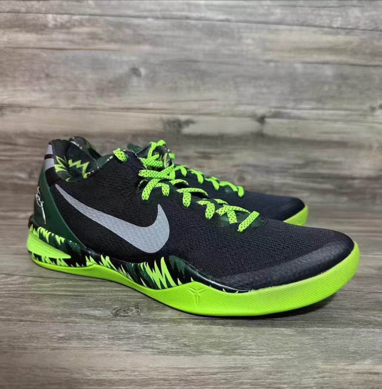 Nike Kobe 8 System "Grinch / Christmas"