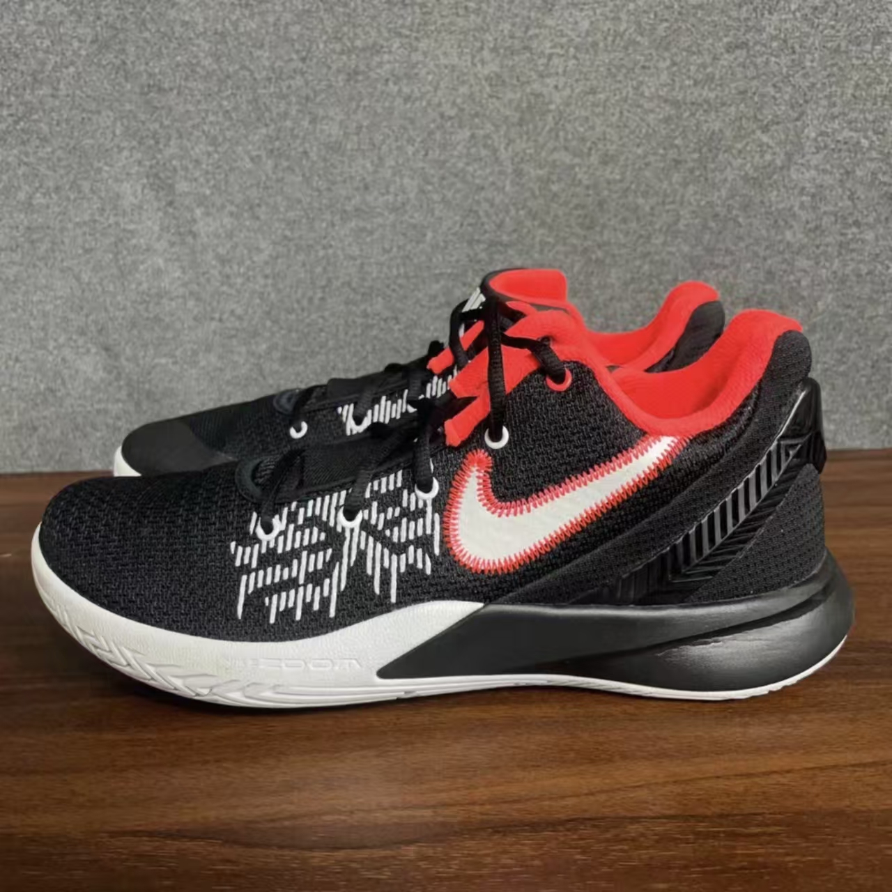 Nike Kyrie Flytrap 2 Black White Red