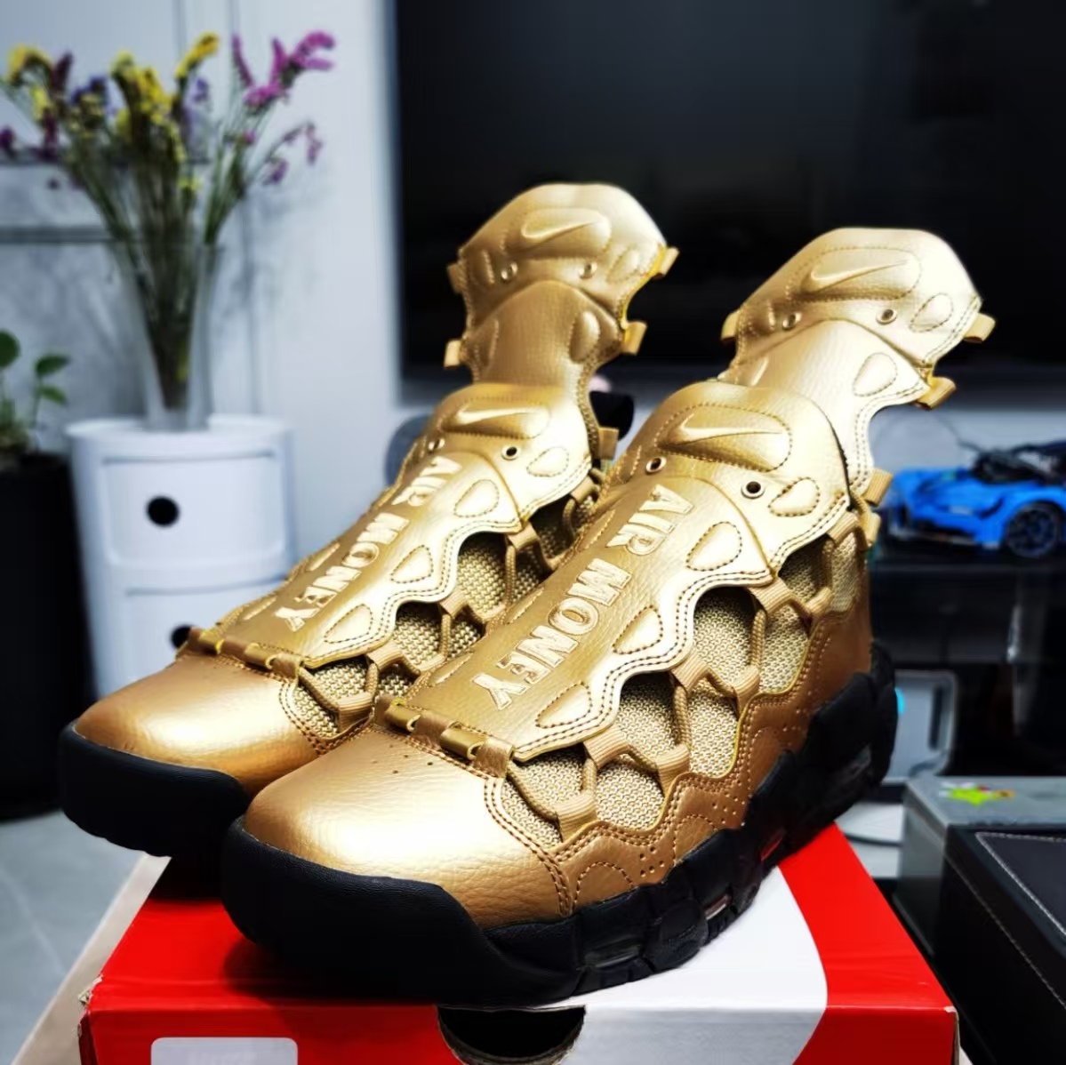 Nike Air More Money 
