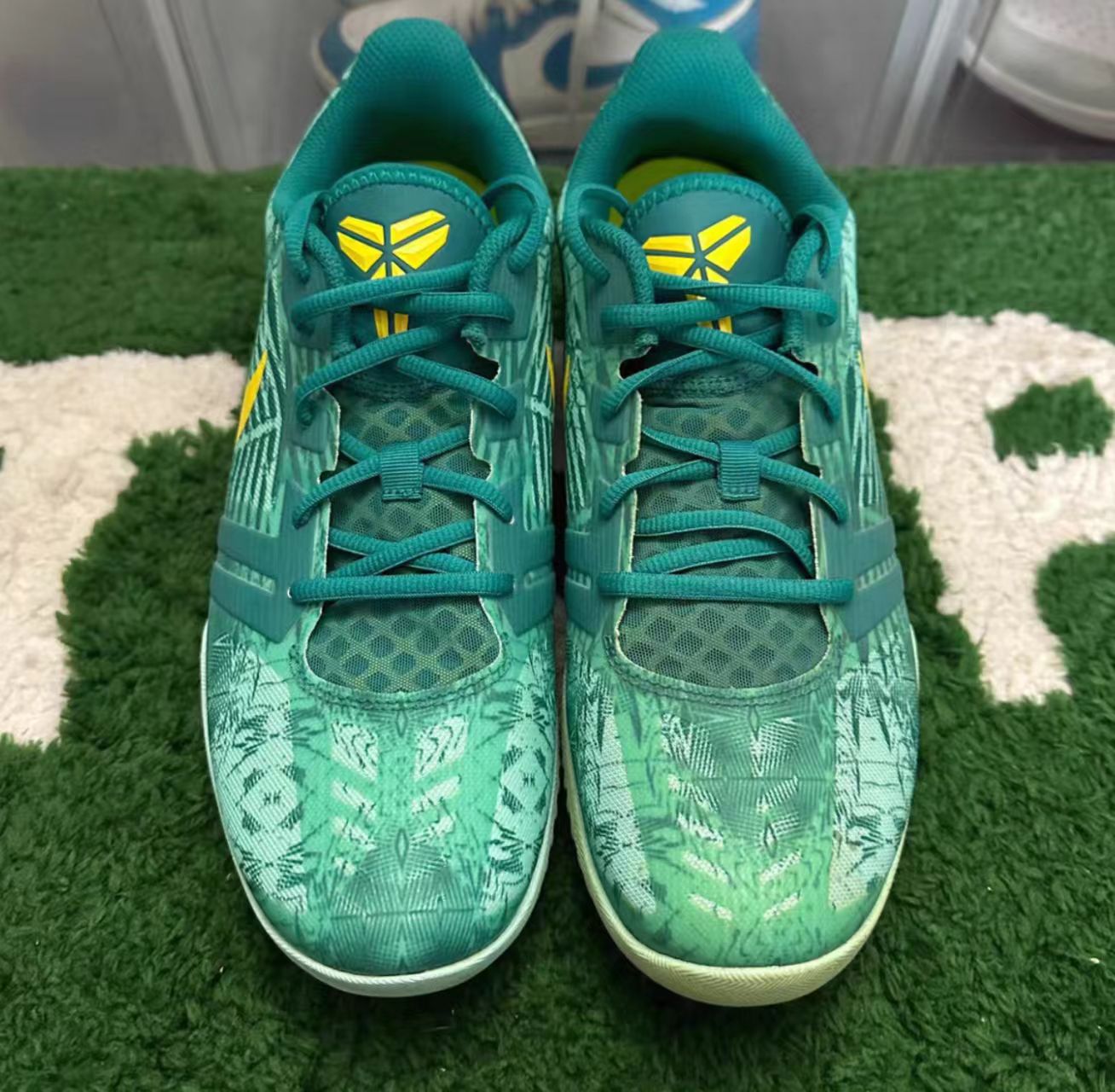 Nike KB Mentality 1 "Green Glow/Opti Yellow"