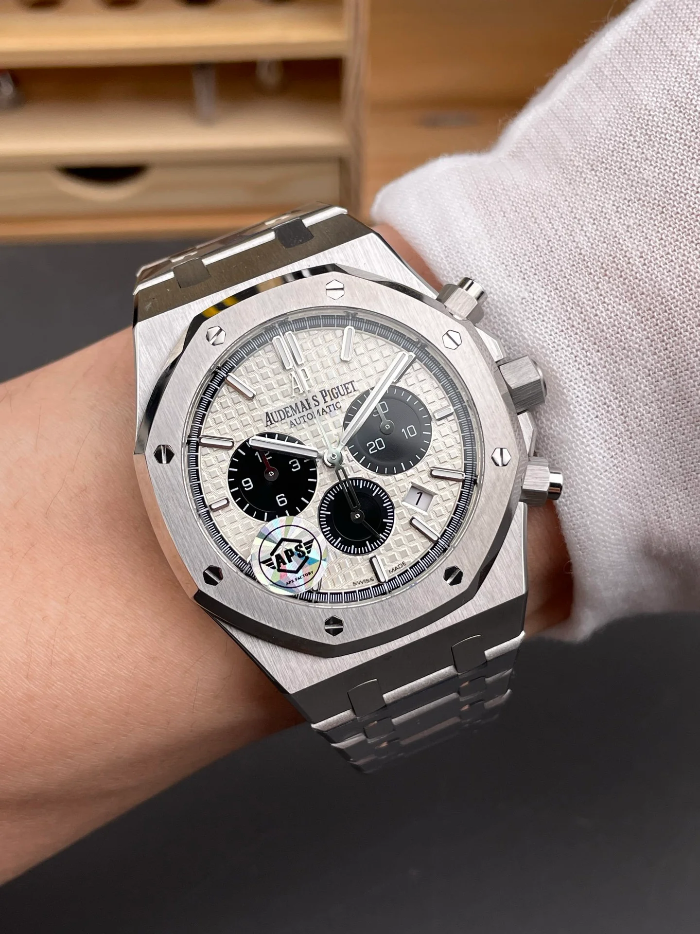 Royal Oak 26331 White Panda