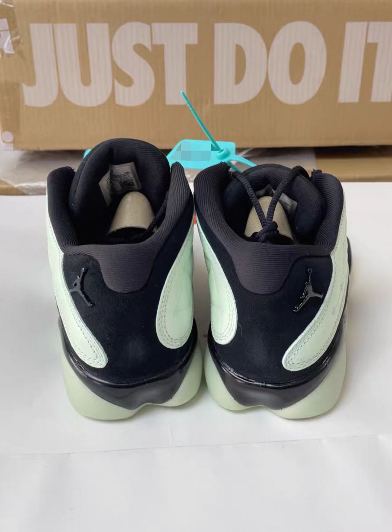 Air Jordan 13 Retro Low "Singles Day"