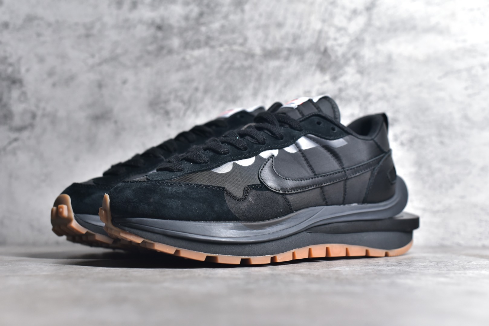 GS NIKE VAPORWAFFLE SACAI BLACK GUM DD1875-001