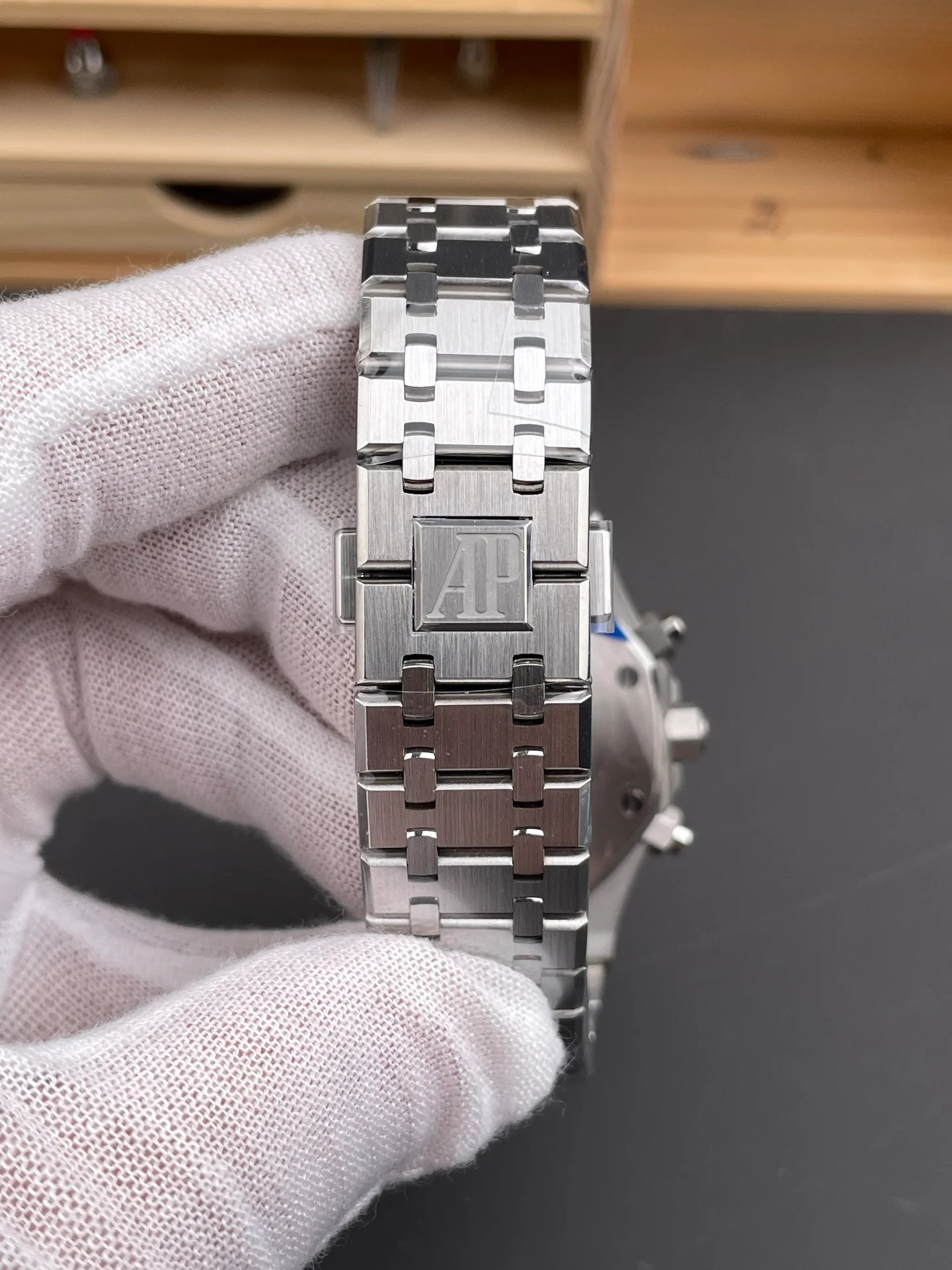 Royal Oak 26331 White Panda