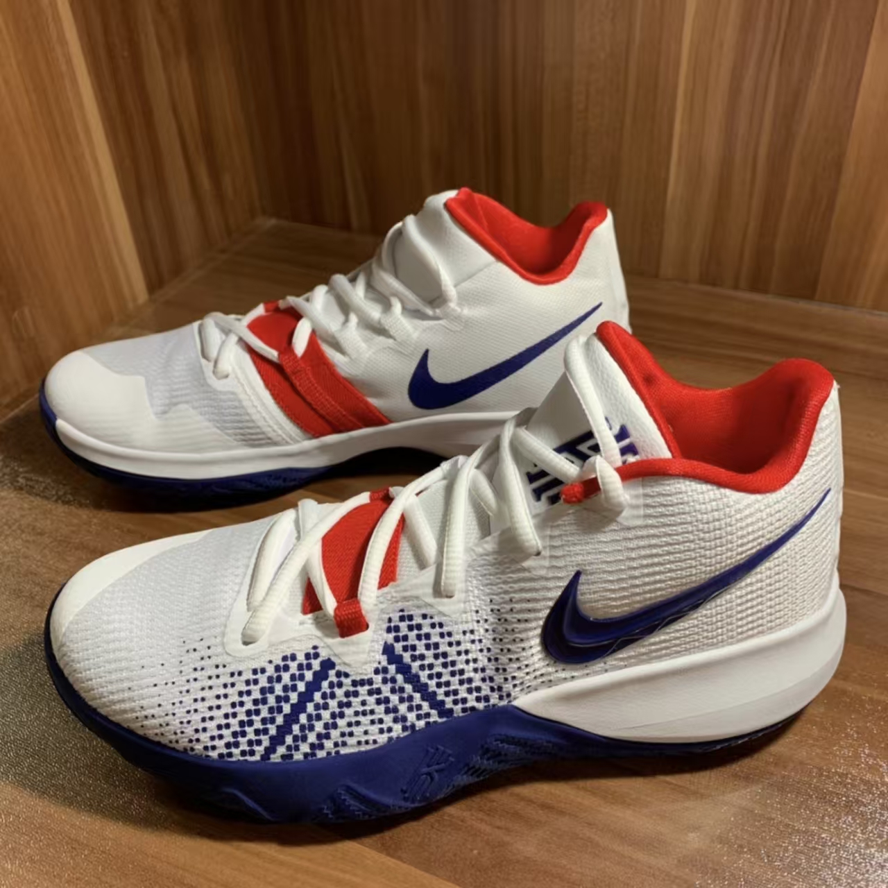 Nike Kyrie Flytrap EP White Blue Red