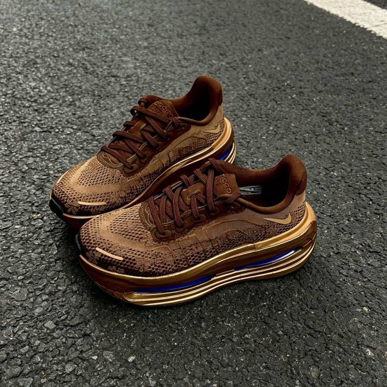 Nike Vomero Premium WMNS “Cacao Wow / Flat Stout”