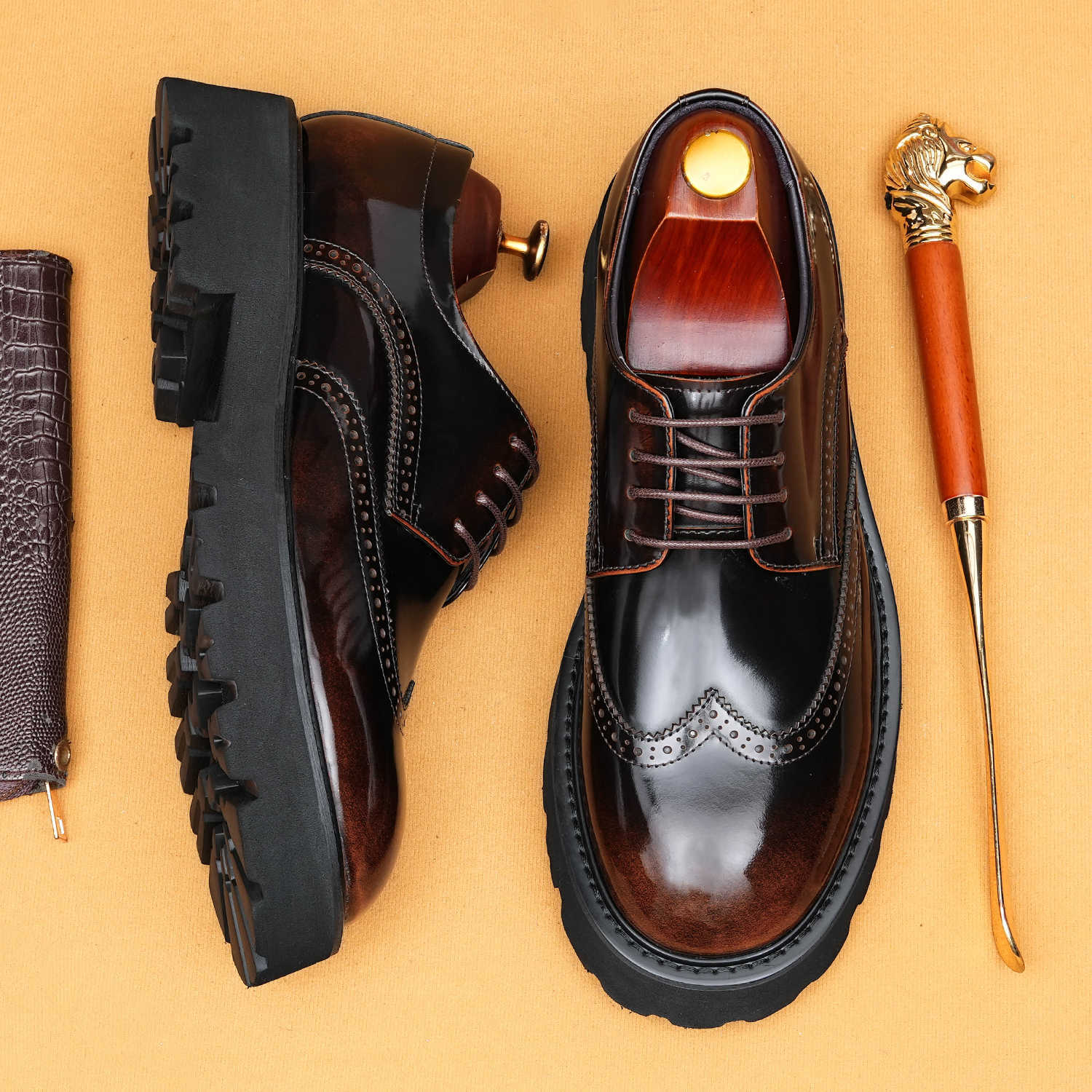 2026 New Men’s Patent Leather Brogue Derby Shoes 23733
