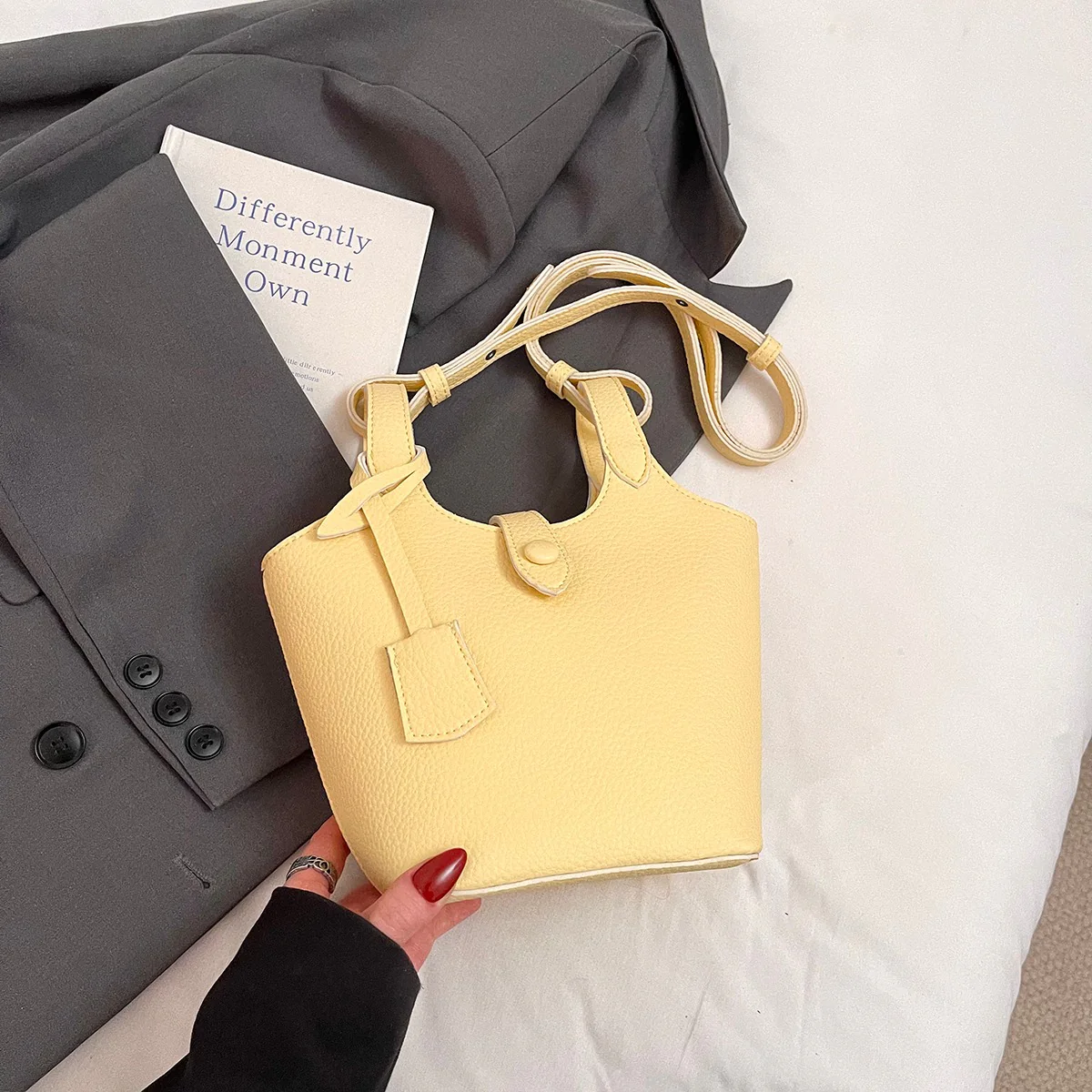 Lyra Bucket Tote