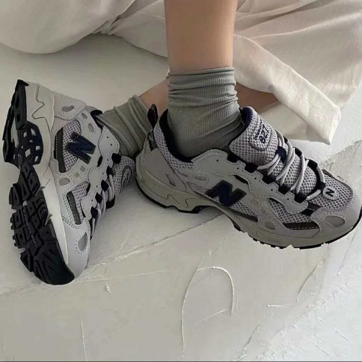 New Balance NB 827